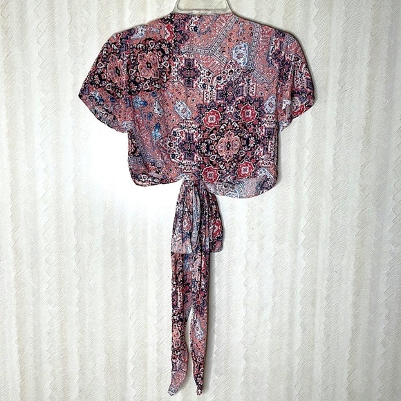 ❤️ OLIVACEOUS Floral Top Size M - Picture 3 of 4